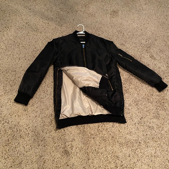 Zara Basic Outerwear - Picture 3 of 4